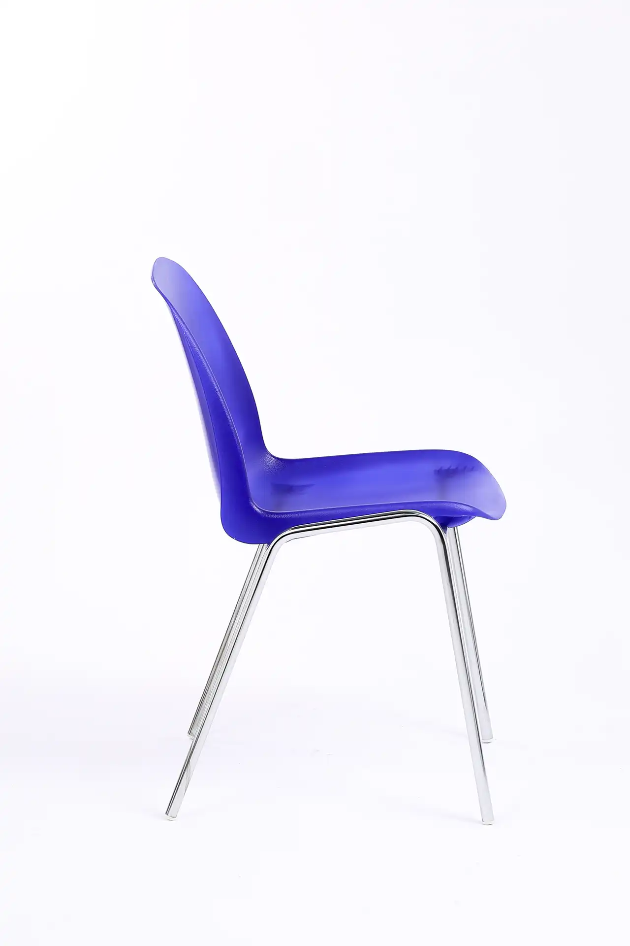 Photo du produit CHAISE CHARLOTTE GIVREE VIOLETTE PIEDS CHROMES